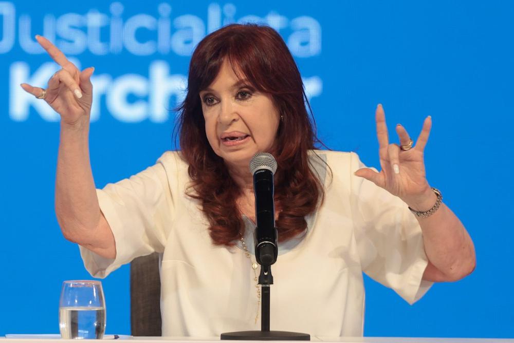 CFK calienta la interna: “Estar discutiendo por un lugar en la lista, por Dios”