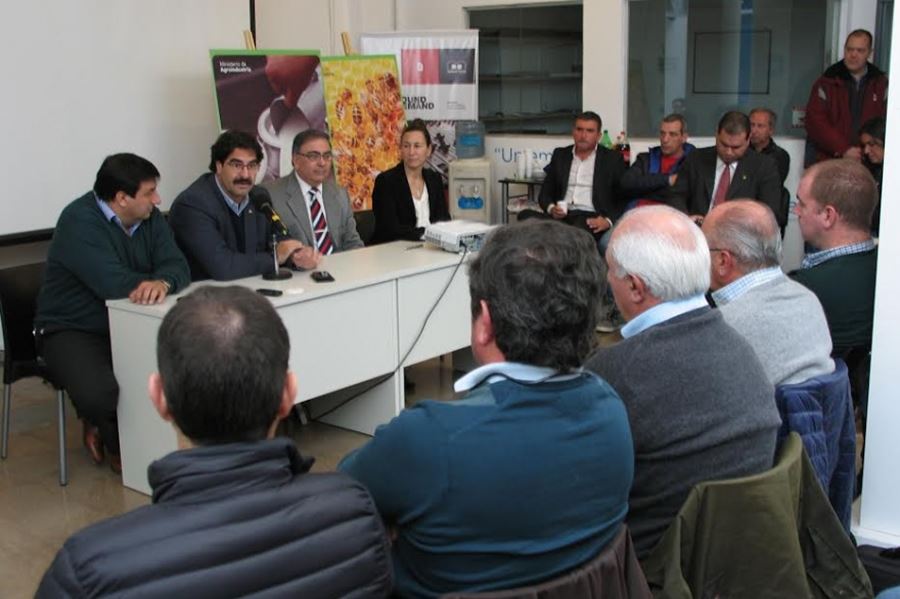 Agroindustria firmó un convenio con la Asesoría de Gobierno para acelerar los procesos administrativos