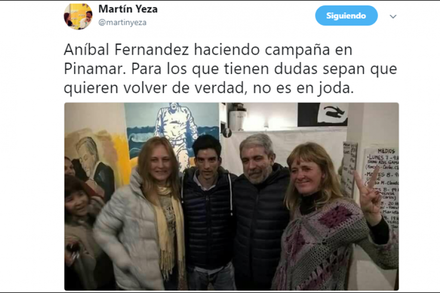 Aníbal Fernández visitó Pinamar y Martín Yeza salió a pegarle con los tapones de punta