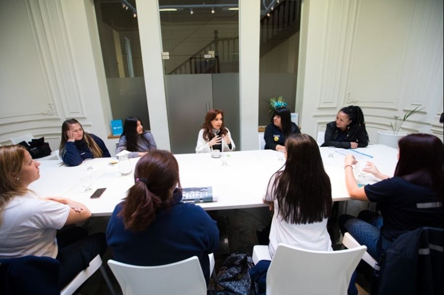 Cristina Kirchner se reunió con trabajadoras de Pepsico y conversó sobre el proyecto de expropiación