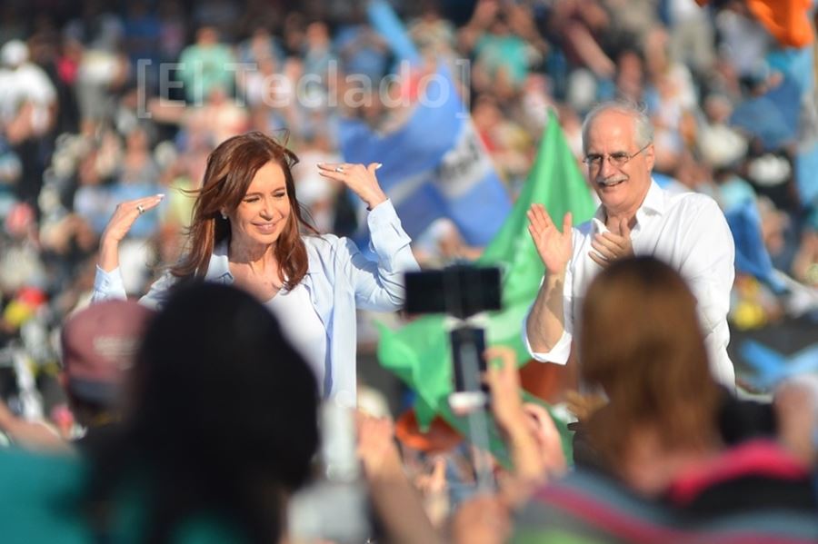 CFK en Racing: Palos a Stolbizer y a Macri, en un discurso que rompió los límites del peronómetro