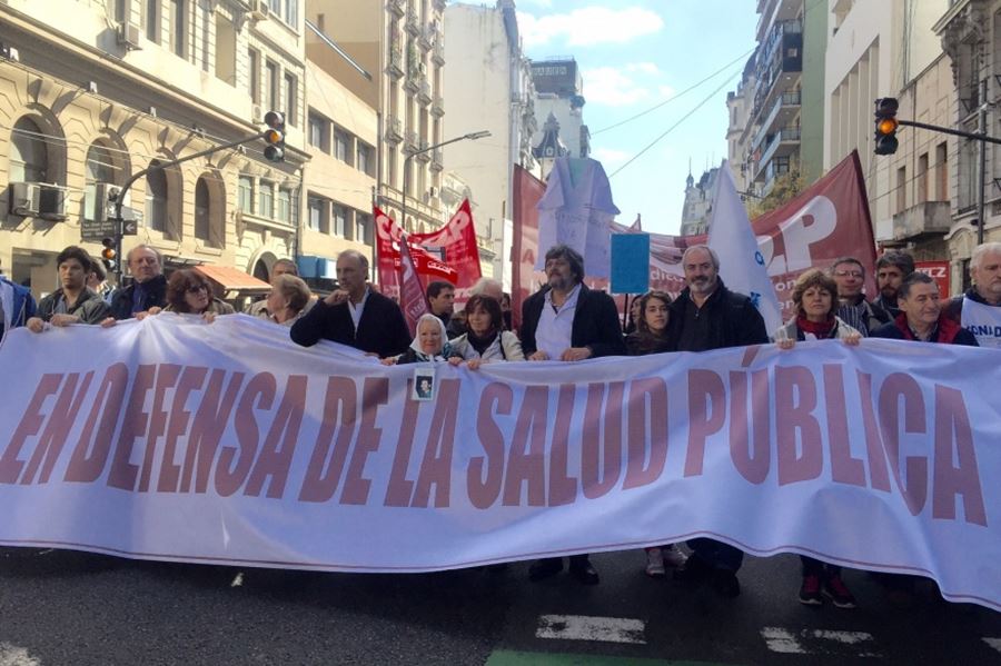 La salud en pie de lucha: Los médicos bonaerenses paran y marchan en Buenos Aires
