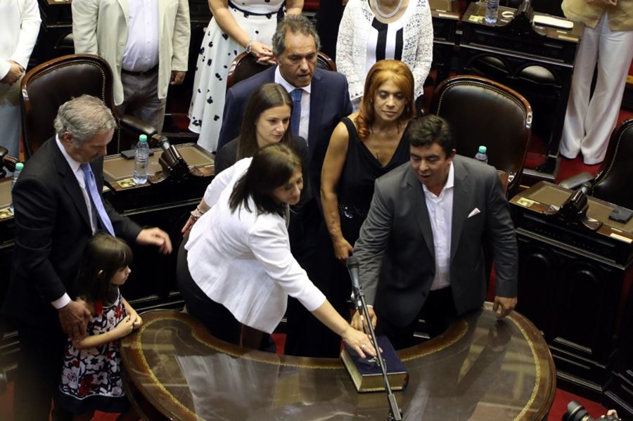 Espinoza aterrizó en el Congreso: "Los diputados del peronismo vienen a defender al pueblo, no sólo a representarlo"