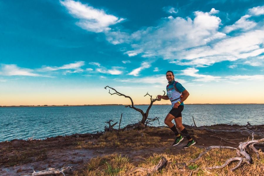 Se corrió la Vuelta al Lago Epecuén: "Ojalá sean más los que vengan a conocer la zona", dijo Hirtz