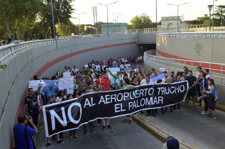 Aeropuerto de El Palomar: De los vuelos de la muerte a una aerolínea low cost que desoye a la Justicia