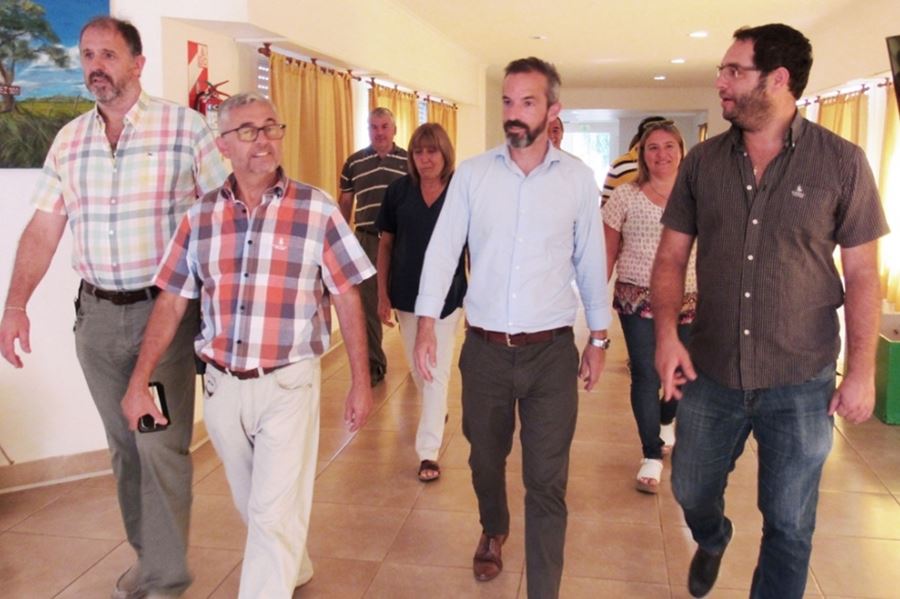 Jáuregui recorrió Roque Pérez: "Tenemos la vocación de caminar junto a los vecinos"
