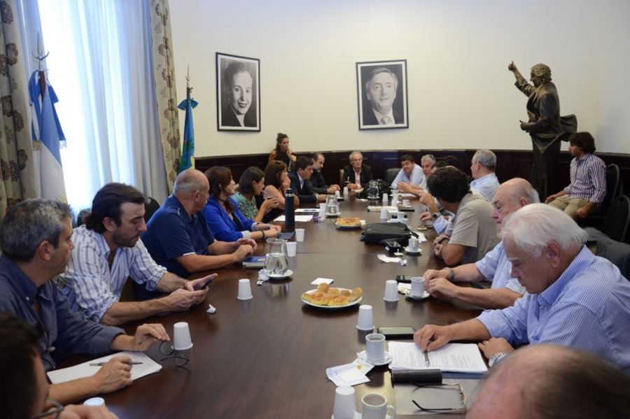 Senadores de Unidad Ciudadana se reunieron con representantes de las cooperativas eléctricas