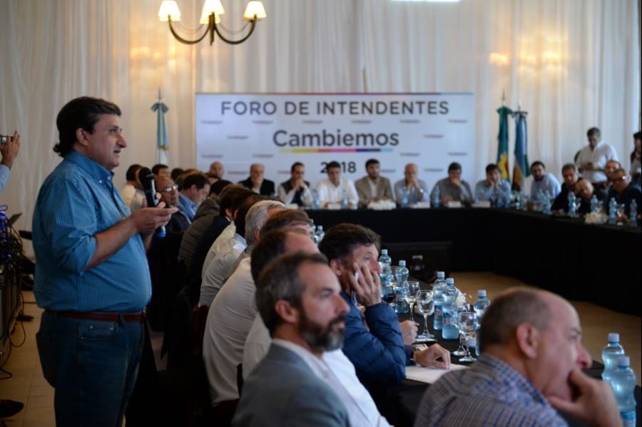 En el Foro de intendentes, el Ejecutivo presentó el plan de obras hídricas provincial