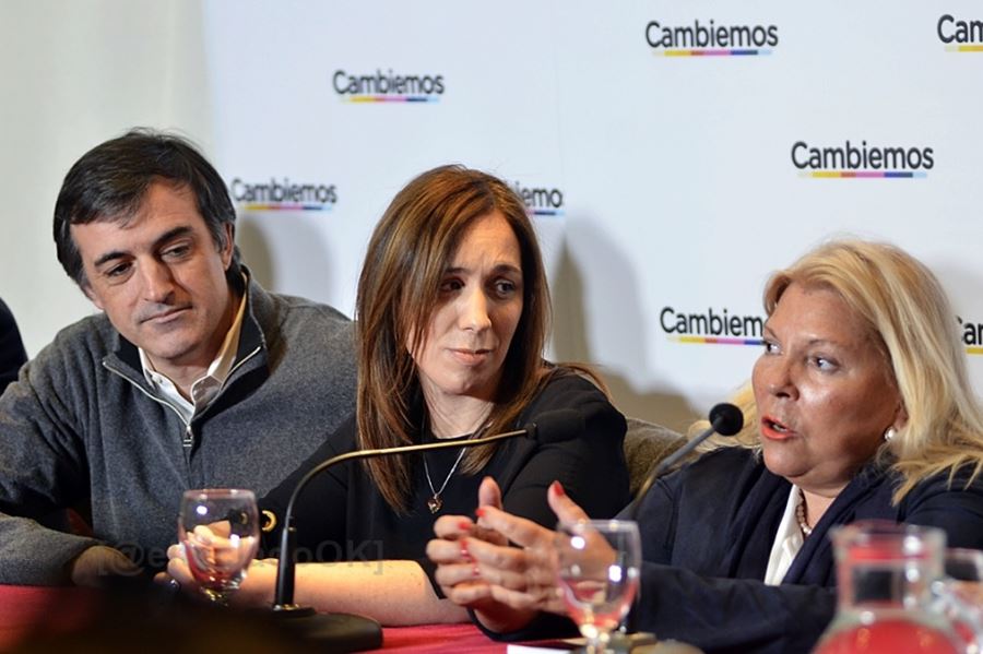 Carrió acusó a la "oposición irresponsable" del PJ de poner en jaque la confianza en Argentina