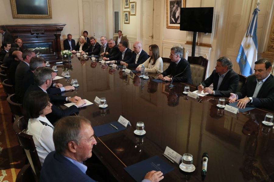 Gobernadores se reunieron con el presidente Macri para dialogar sobre un Presupuesto que todavía no conocen