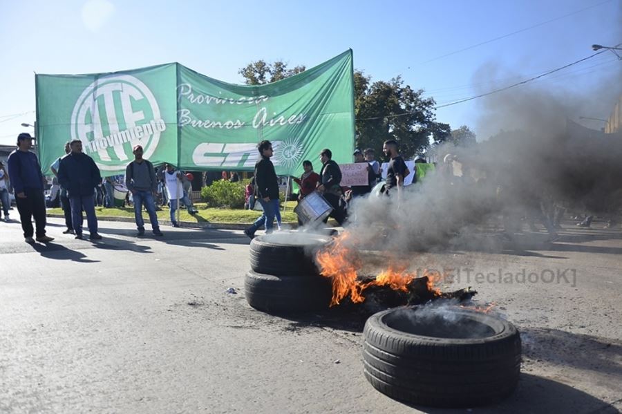 Trabajadores del cementerio en pie de lucha: Exigen mejoras de las condiciones laborales