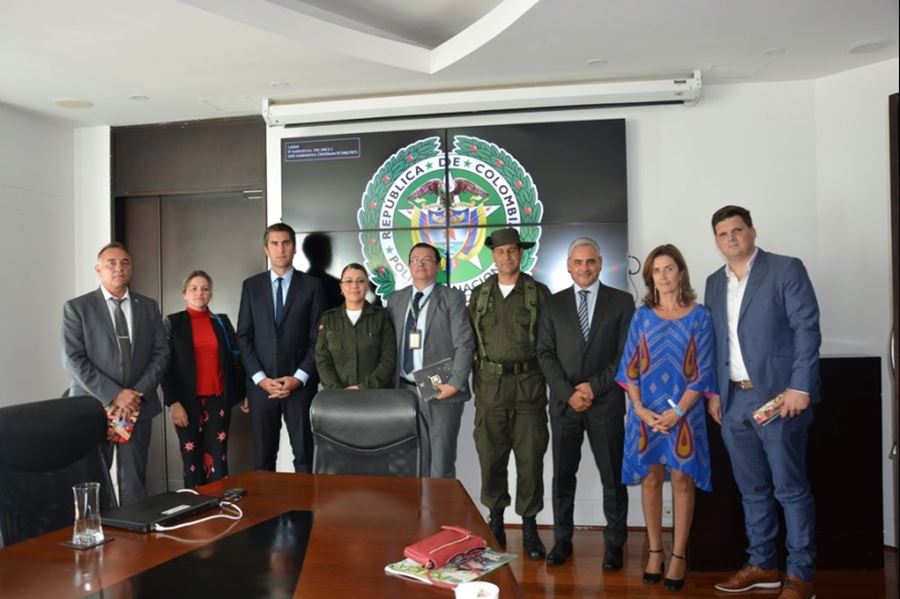 Mosca y diputados de distintos bloques viajaron a Bogotá para analizan casos sobre extinción de dominio