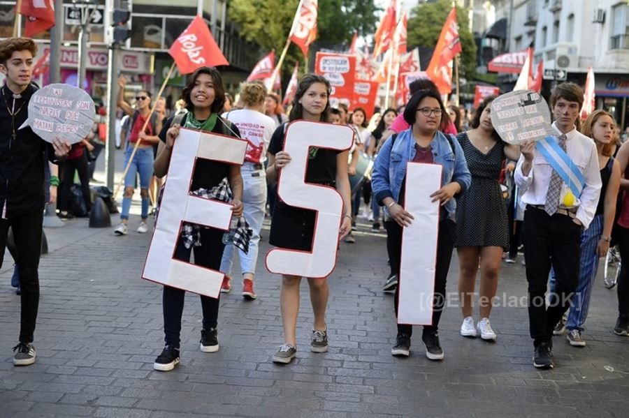 Según la Defensoría, en el 2018 sólo el 30% de los docentes dictaron contenidos relacionados a la ESI