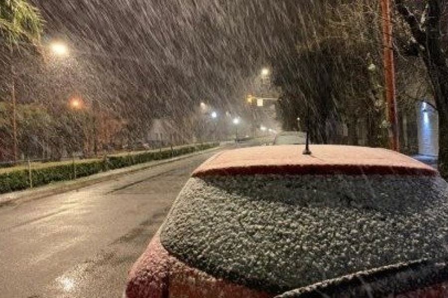 Llegó la nieve a Tres Arroyos y sigue la ola polar en la provincia