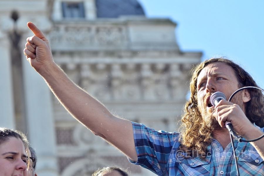 De Isasi convocó a construir una gran marcha para "derrotar el ajuste en las calles y en las urnas"