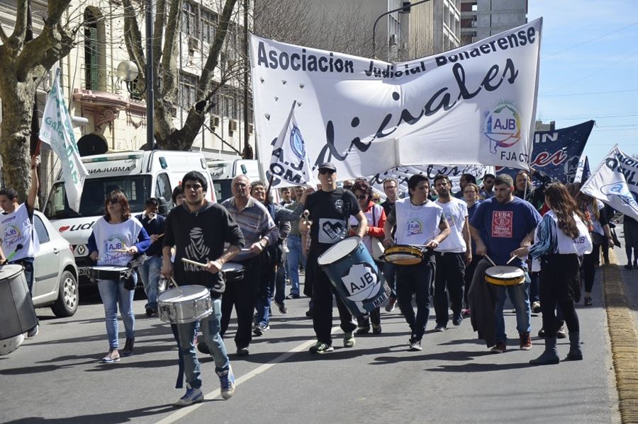 Judiciales bonaerenses reclaman que “Vidal respete la Constitución" y los convoque a paritarias