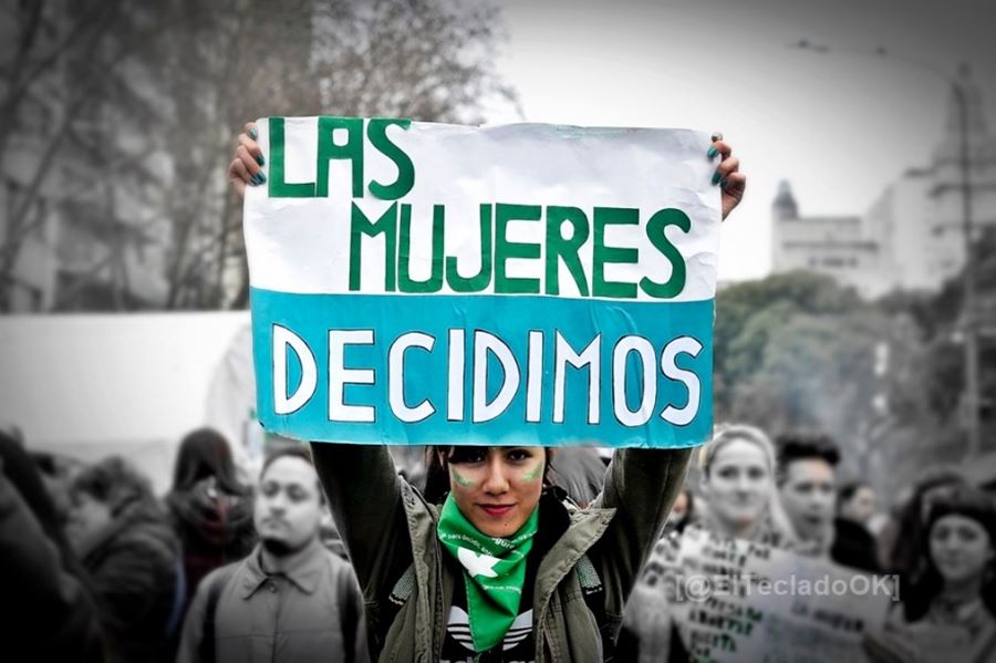 Aborto: #LaClandestinidadNOseFesteja reaviva el reclamo de la marea verde a un año del rechazo en el Senado