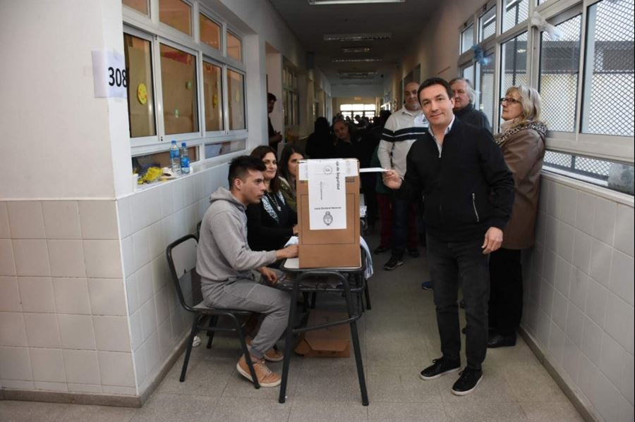 Andrés Watson votó en Varela: "Estamos decidiendo nuestro futuro y el de nuestras familias"