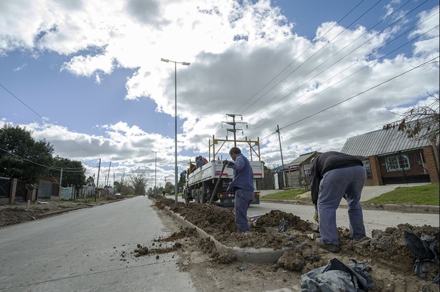 Cascallares avanza con la instalación de luminarias con tecnología LED: "Lo prometimos y estamos cumpliendo"