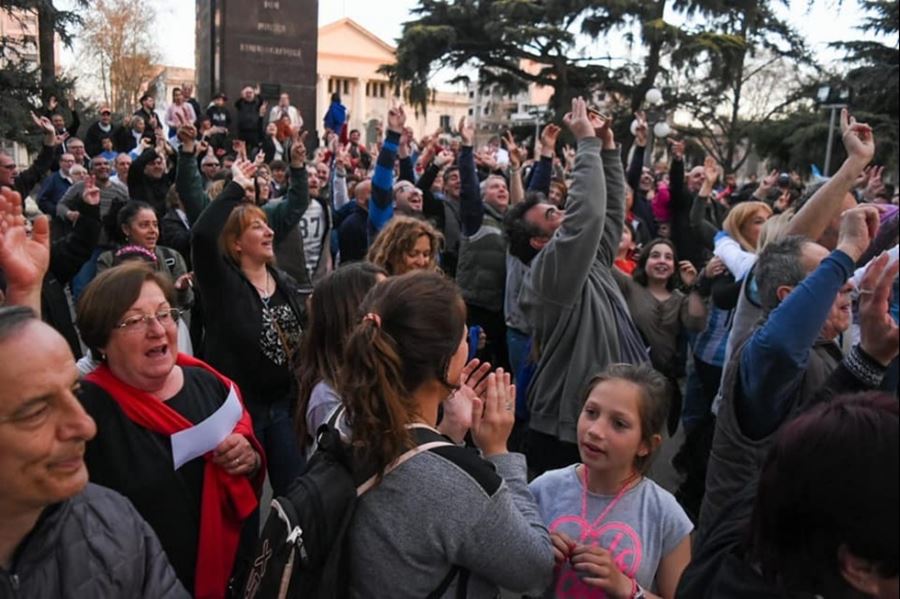 Si vos querés, Petrecca también: el flashmob llegó al interior bonaerense