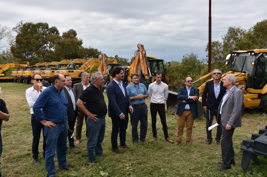 Sarquís anunció la reparación de 4 mil kilómetros de caminos rurales troncales en la provincia