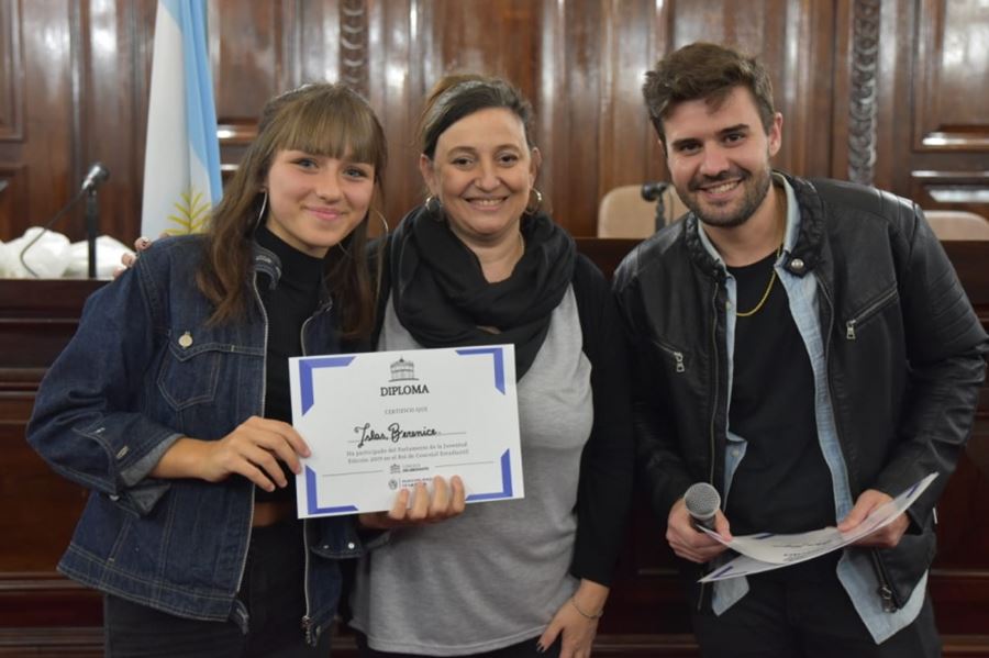 Alumnos de diferentes colegios de La Plata participaron del Parlamento de la Juventud
