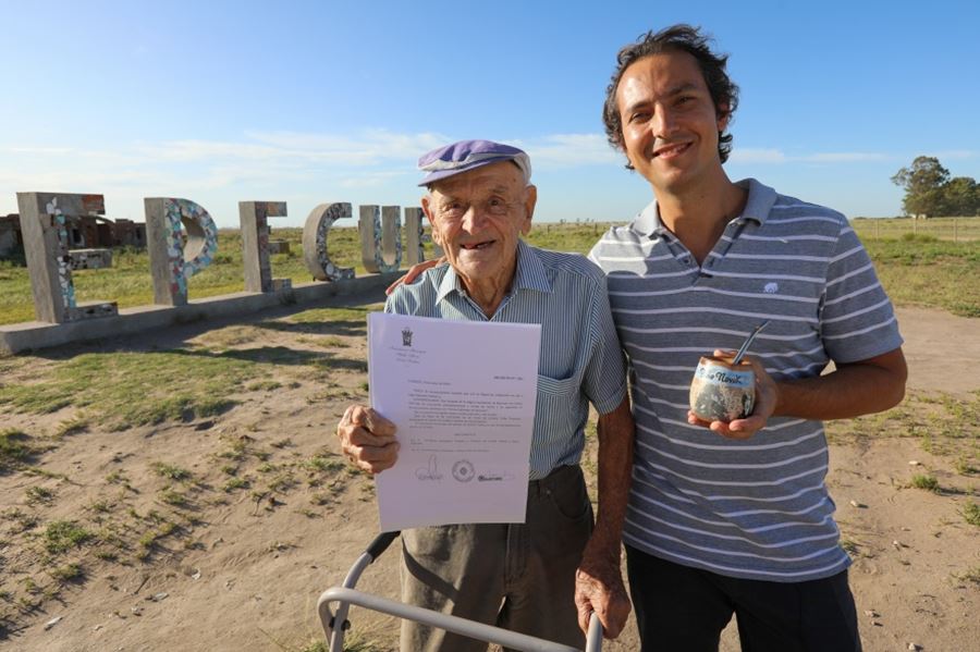 El municipio distinguió a Pablo Novak, “el último habitante de Epecuén”