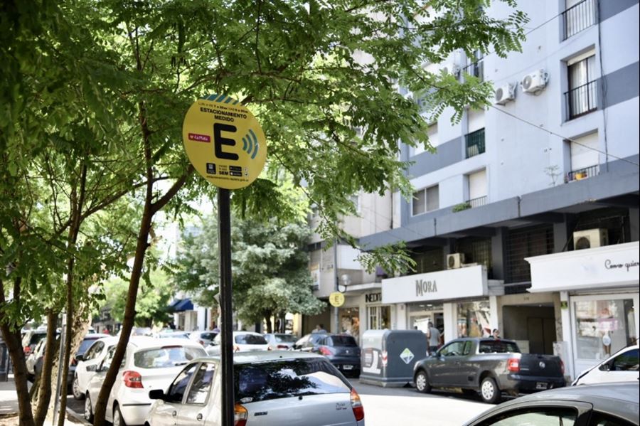 La Plata: A partir del lunes, el estacionamiento medido volverá a funcionar en su horario habitual
