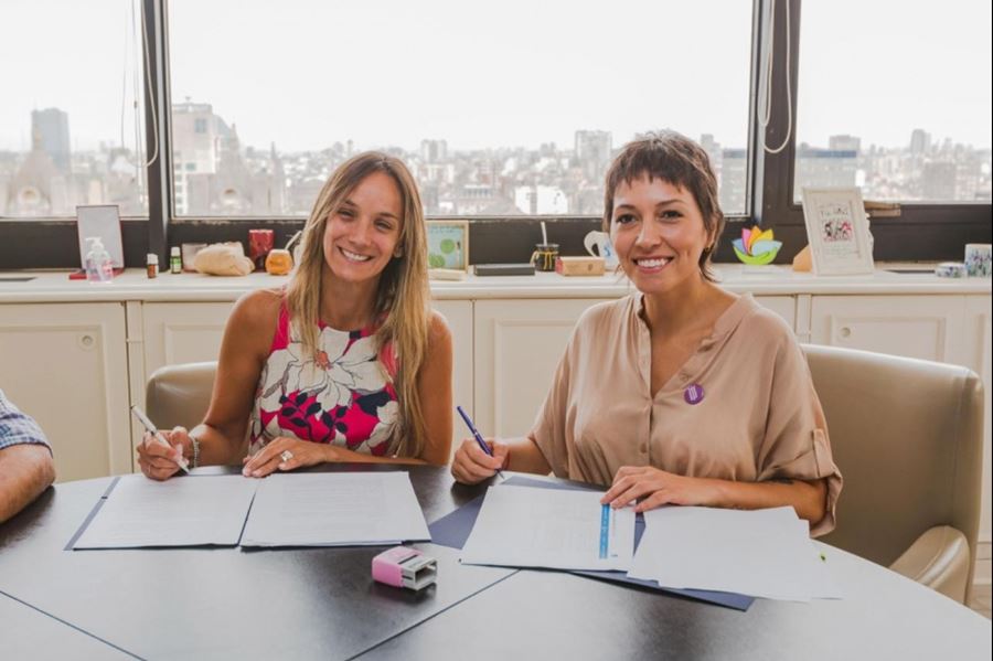 Malena Galmarini y Mayra Mendoza firmaron un convenio de cara a reactivar las obras de agua y cloaca paralizadas