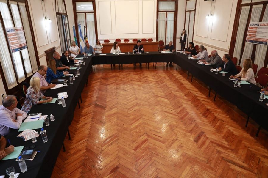 Espinoza convocó al consejo de emergencia ampliado y postergó los vencimientos de las tasas municipales