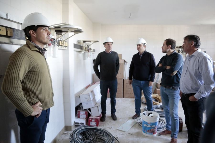 Katopodis y Cascallares recorrieron las obras  del hospital Emilio Burgwardt de Longchamps