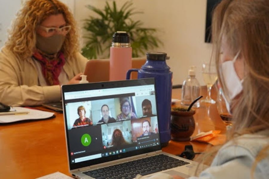 Los docentes bonaereses podrán participar de los actos públicos de manera virtual