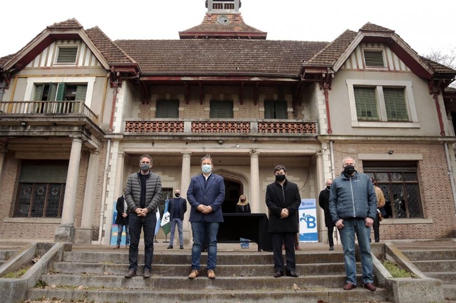 Cascallares firmó un convenio histórico para poner en marcha el plan de obras en la Universidad Nacional Guillermo Brown