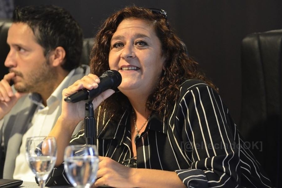 Susana González pidió “no dejarse llevar por los cantos de sirena de la derecha”