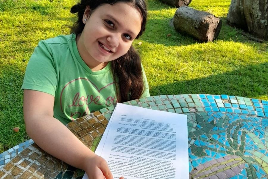 Es de Magdalena, tiene 8 años y escribió un libro para que "las personas cumplan sus sueños"