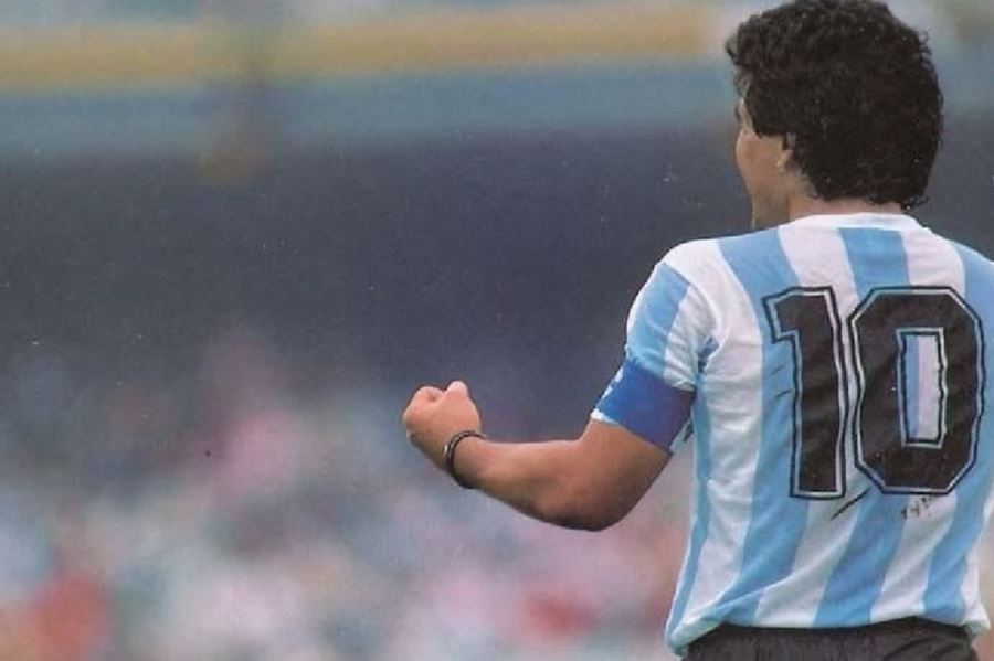 "Gracias Marado": la canción que un hincha de Gimnasia le regaló a Maradona para su cumpleaños