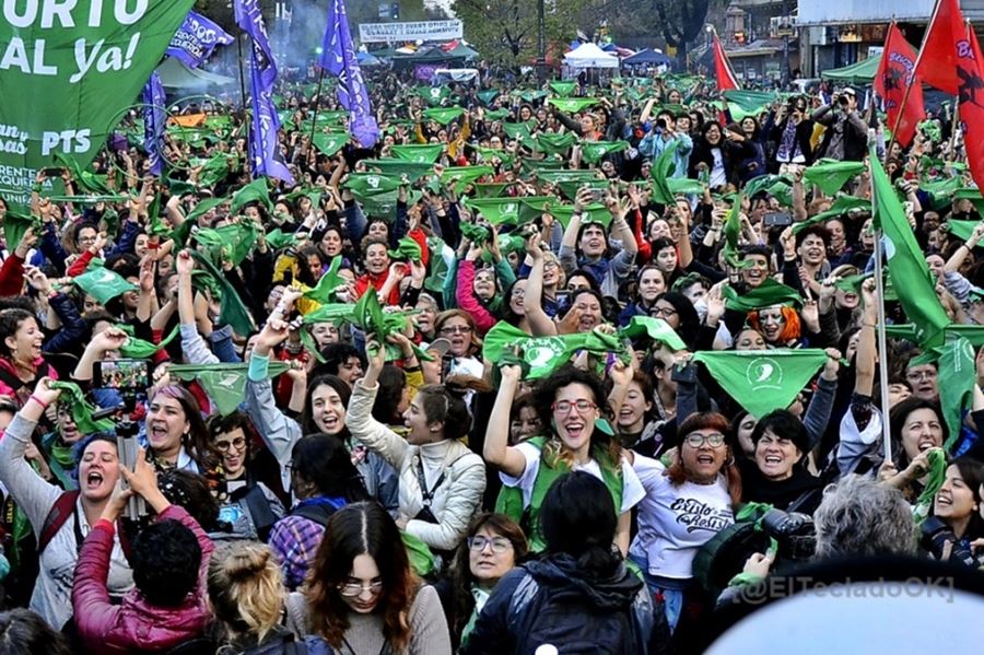 Aborto legal 2020: La marea verde refuerza su movimiento en una semana decisiva