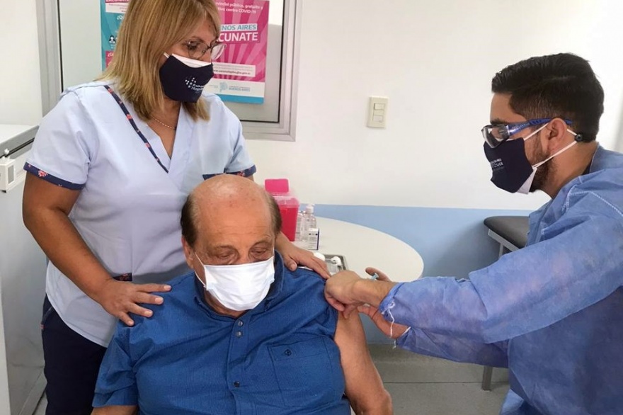 Con reality incluido, Mussi se convirtió en el primer intendente mayor de 60 años que se vacunó en la provincia