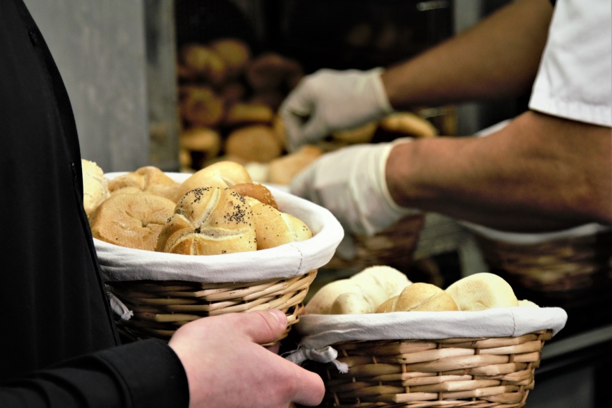 Panaderos regalarán mil kilos de pan a modo de protesta en plaza Once