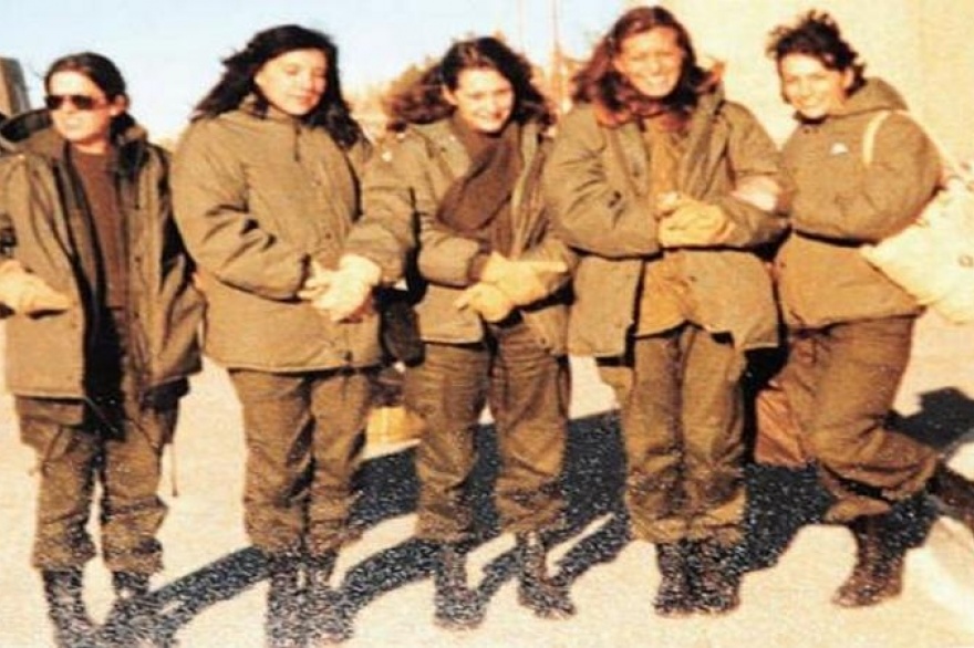 El presidente honró el día de los caídos en Malvinas con el recuerdo de las mujeres de la guerra