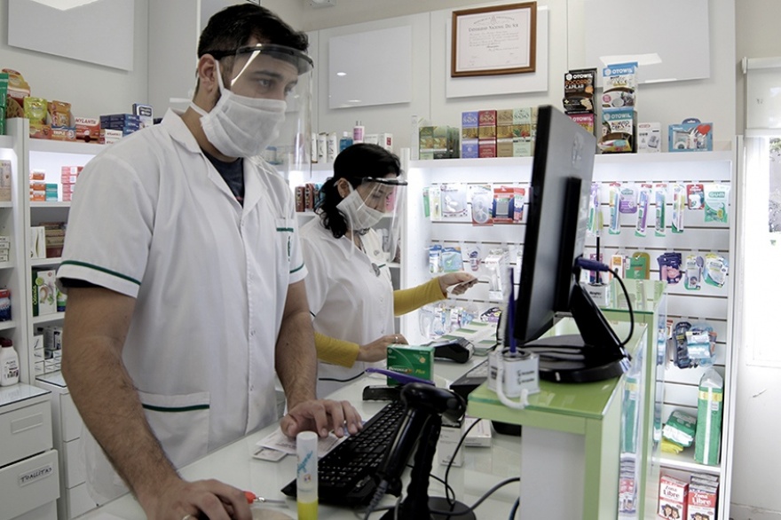 ¿Por qué la Provincia prohibió la venta de test rápidos en las farmacias?