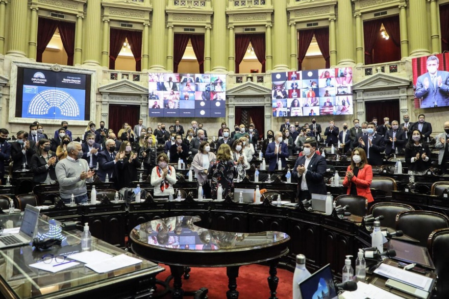 Massa bajó a la banca para hablar en el homenaje del Congreso a Meoni: "Siento orgullo por mi amigo”