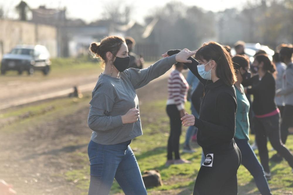 En La Plata, lanzan cursos gratuitos de defensa personal para mujeres
