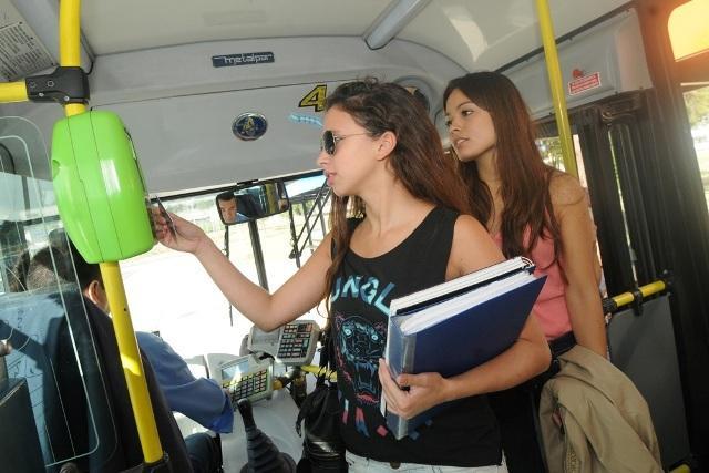 Estudiantes de la UNLP ya pueden anotarse para acceder a las becas de transporte