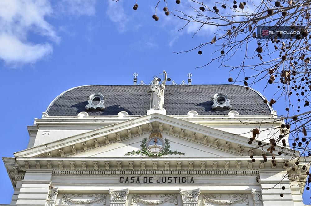 Vacunados (y anti vacunas) vuelven a la presencialidad en el poder judicial