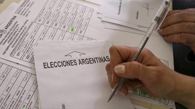 Elecciones: ¿cómo hacen los argentinos que viven en el exterior para votar?