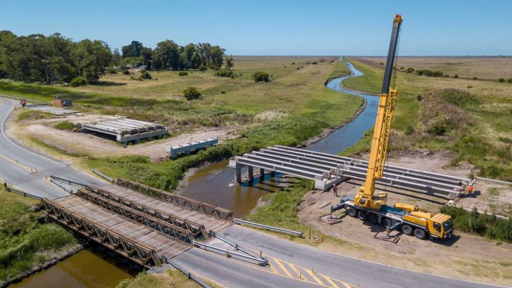 Las rutas 11 y 56 ya son autovías y Kicillof se calza la presentación al hombro