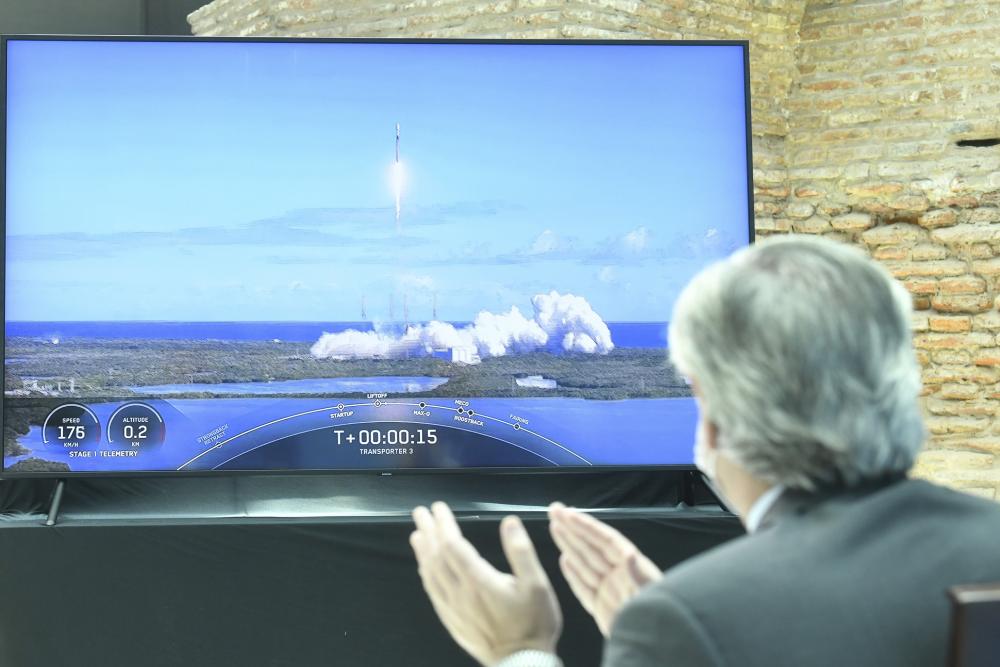 San Martín, al espacio: histórico lanzamiento del primer minisatélite argentino