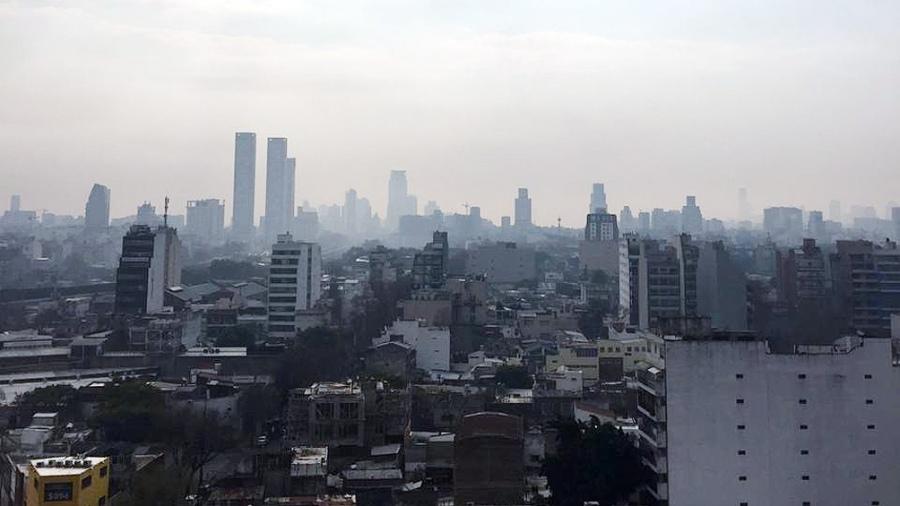 Por qué el cielo está gris en La Plata, Capital Federal y todo el Conurbano