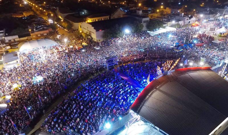 Finde a pura fiesta en la Provincia: entre el trigo, el ternero y la cebolla